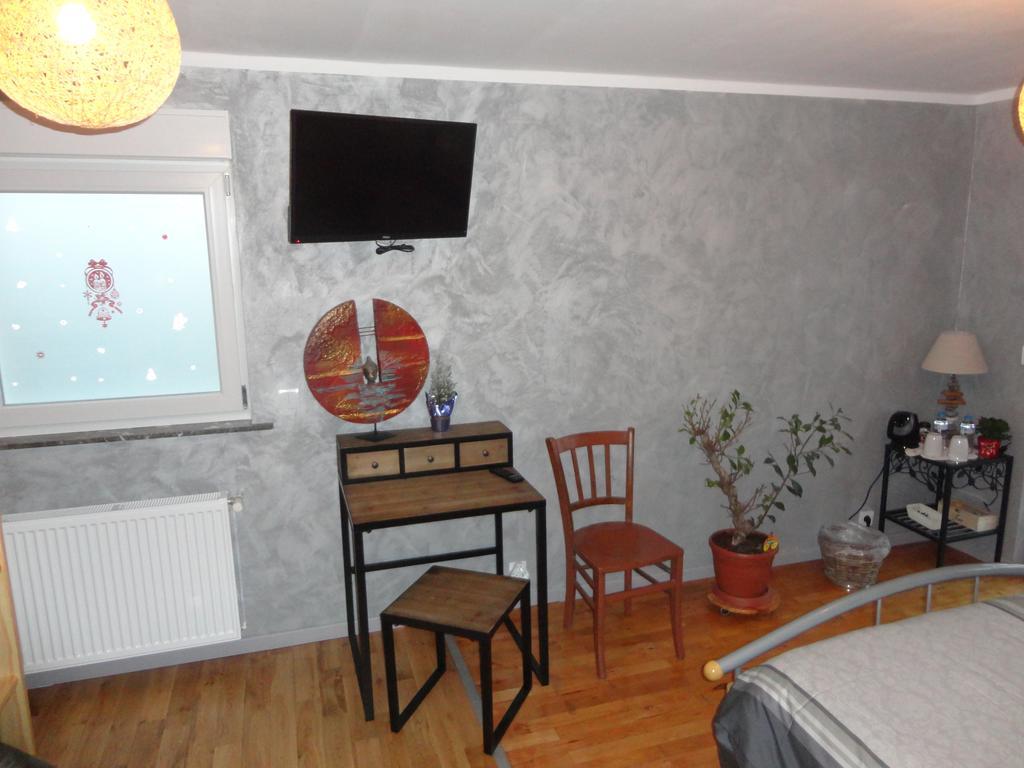 Chez Jpzen Nowicki Bed & Breakfast Freyming-Merlebach Cameră foto